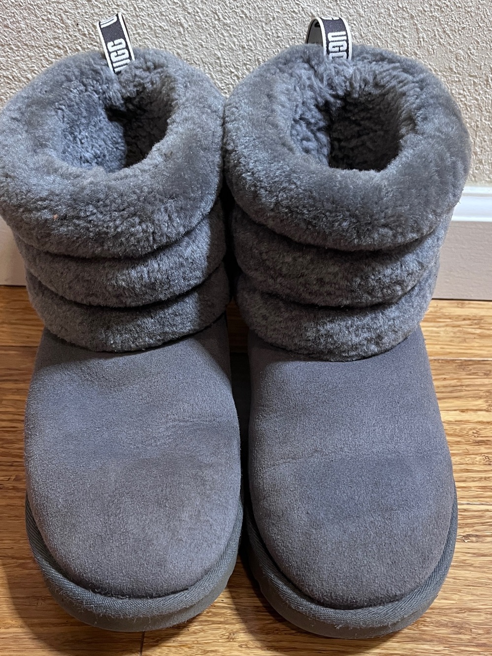 UGG Grey Shearling Ankle Cuff Boots – Women’s Size 10 EUC